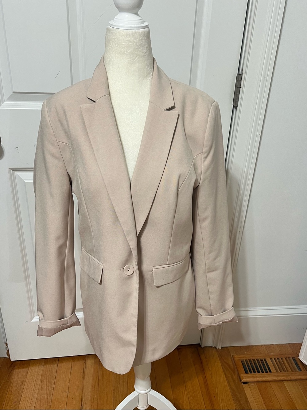 Light Beige Single-Button Blazer